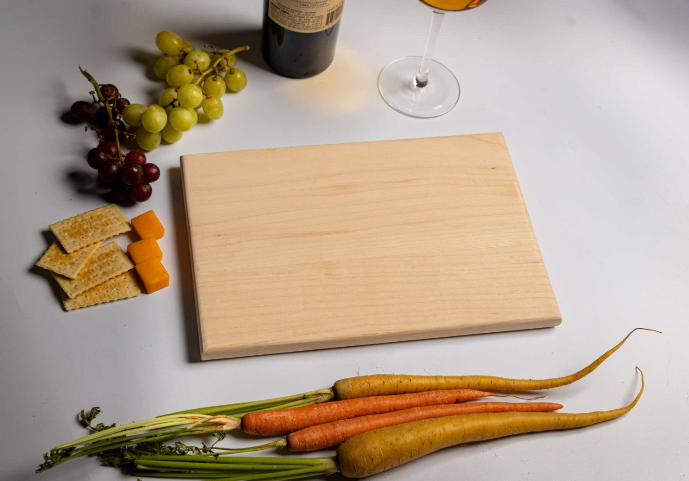 Personalized Cutting Board – Custom Engraved Names with Heart, Wedding & Anniversary Gift, Kitchen Decor