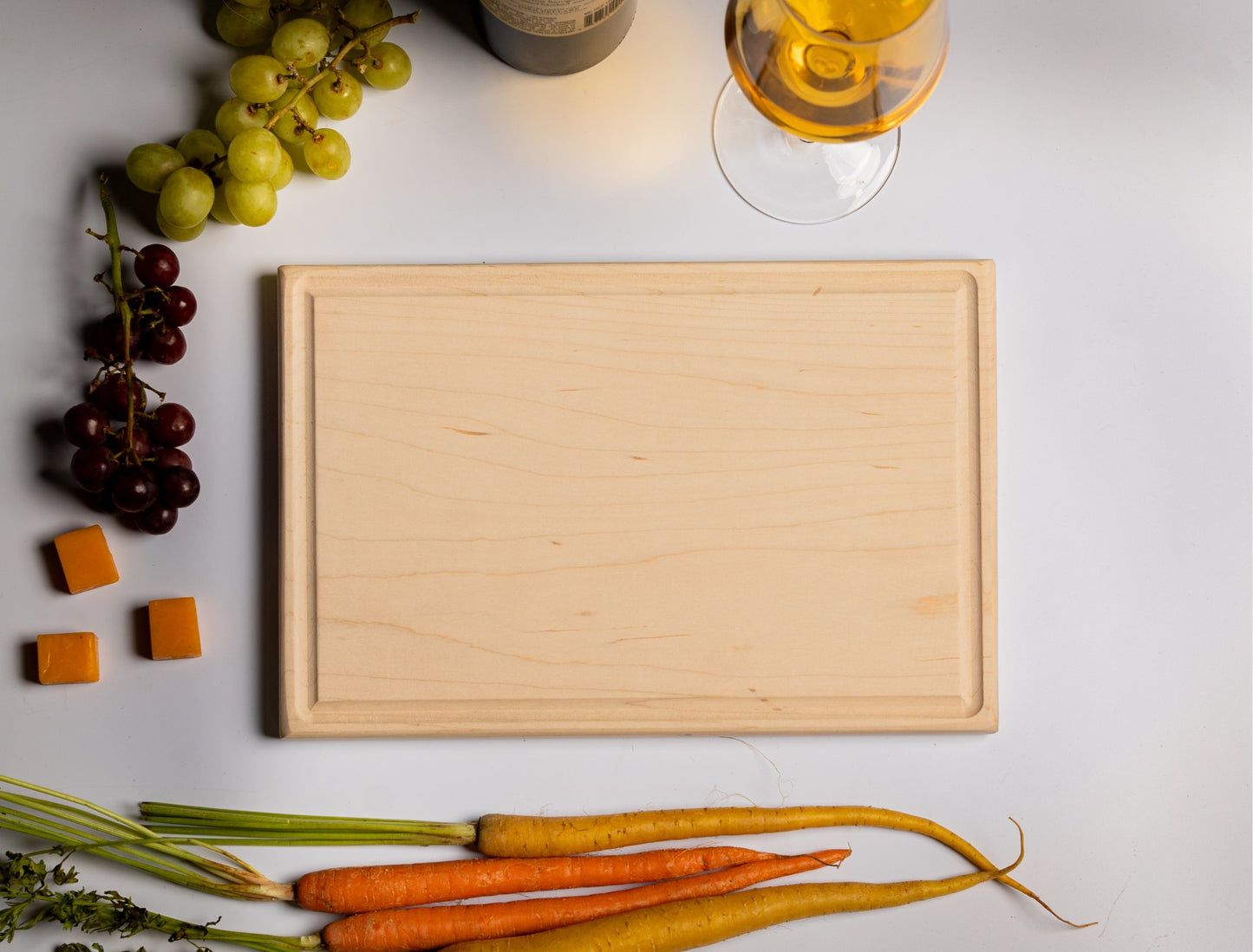 Personalized Cutting Board – Custom Engraved Names with Heart, Wedding & Anniversary Gift, Kitchen Decor