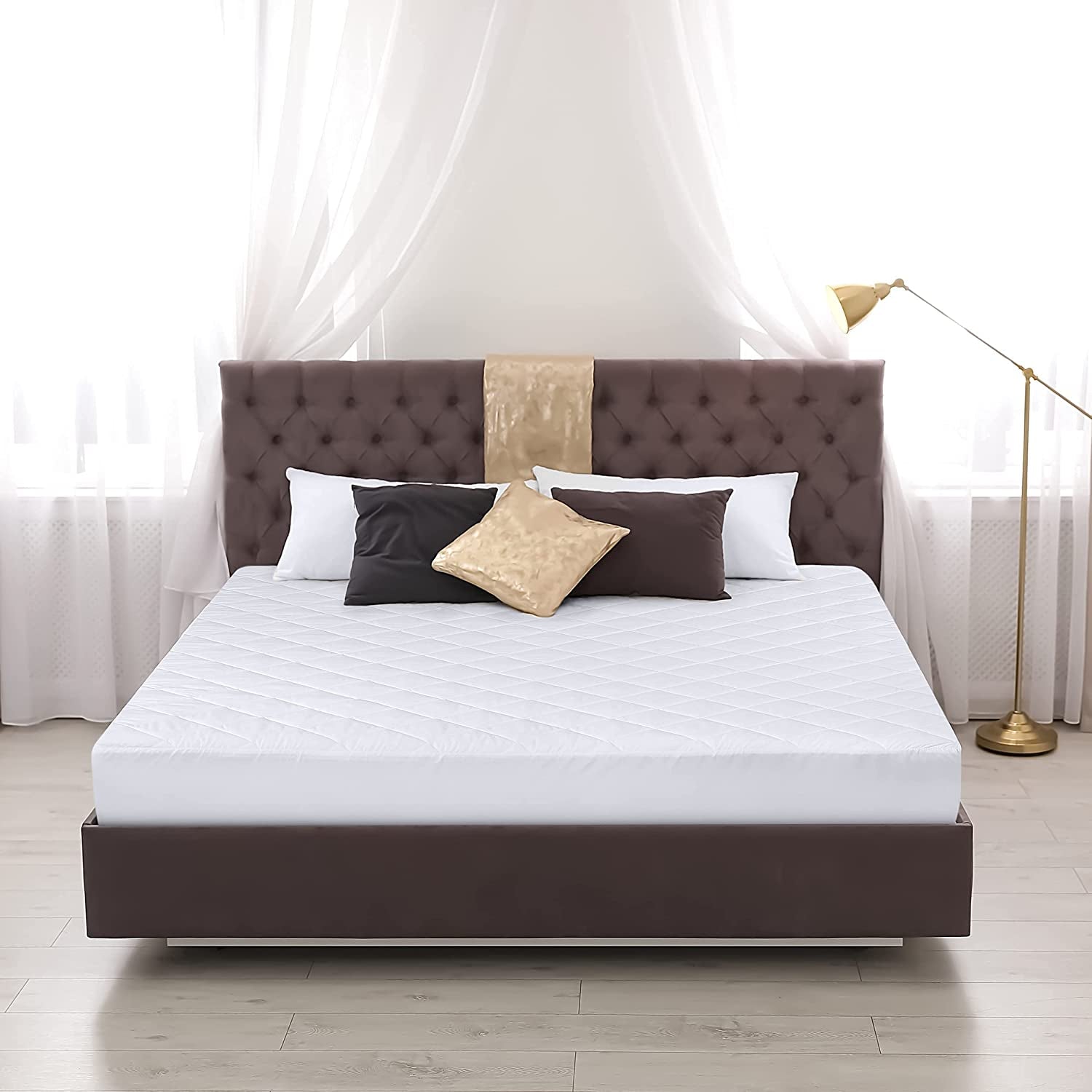 Quilted Fitted Mattress Pad – Twin, Full, Queen, King & California King Sizes, Elastic Deep Pocket Mattress Topper Protector & Cover Fits up to 16 Inches, Machine Washable