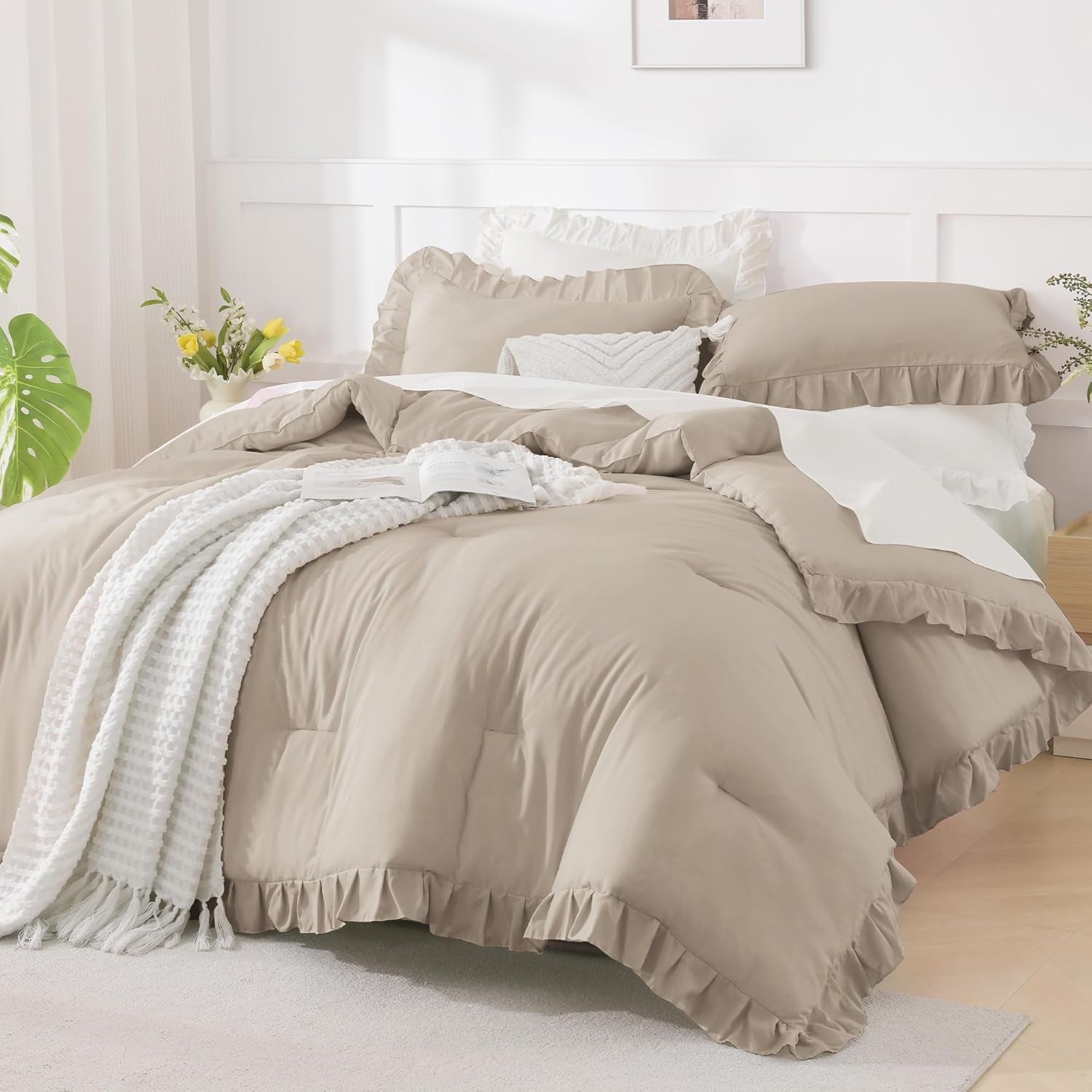 Vintage Ruffle Fringe Comforter | Decorative Bedroom Comforter | Soft Cozy Bedspread | Elegant Ruffled Bedding | Stylish Vintage Comforter